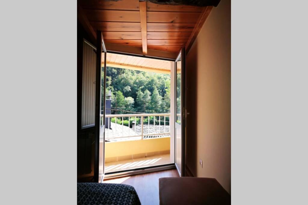 Apartamento Con Vistas Al Rio A Solaina Самос Экстерьер фото